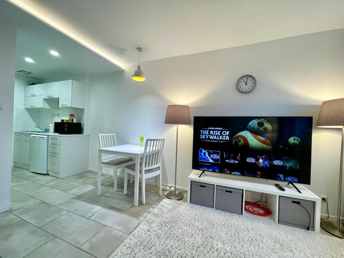 Palace 3 Wifi 65'Tv Netflix Hbo Disney Applettv Warsaw Exterior photo